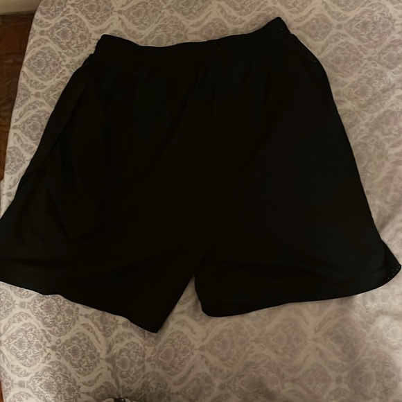 Black Men’s M Eric Emanuel Shorts - Picture 2 of 3
